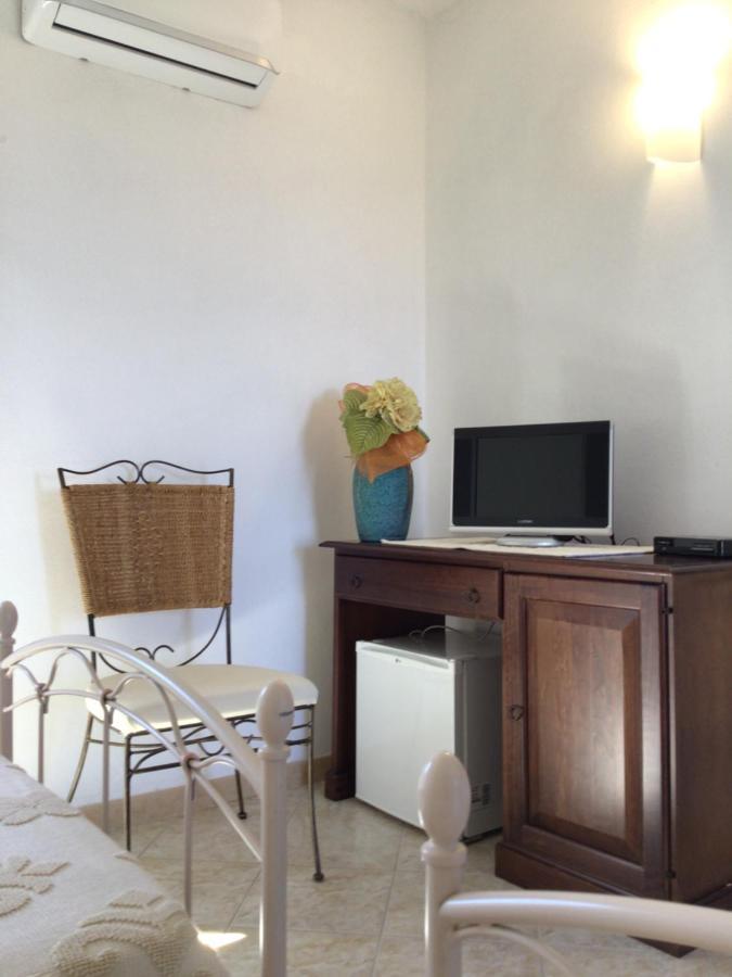 Agriturismo Lu Stabbiacciu Aglientu Bagian luar foto